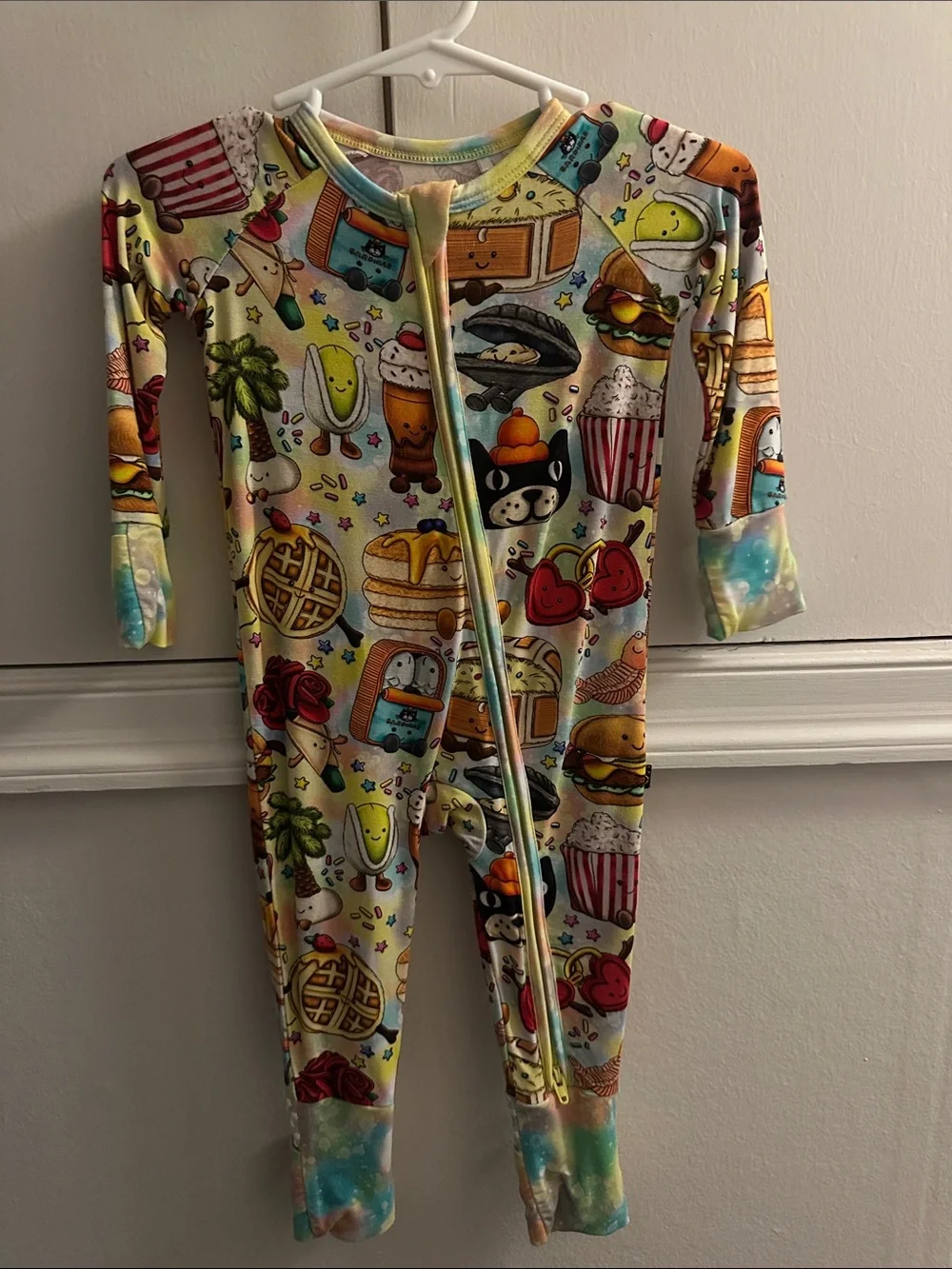 Sugar Swan 3/6 month zippy. Jelly cat. NWOT. Never worn, only washed once.